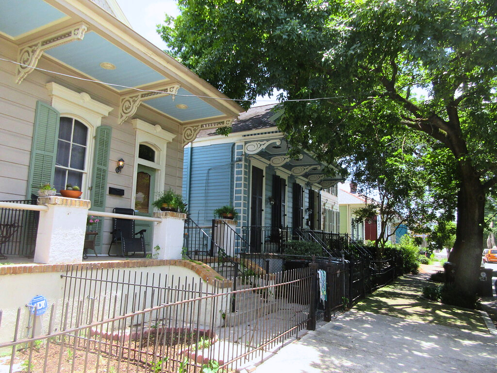 Participants in VPI's E2E program take a field trip to BMike Studios