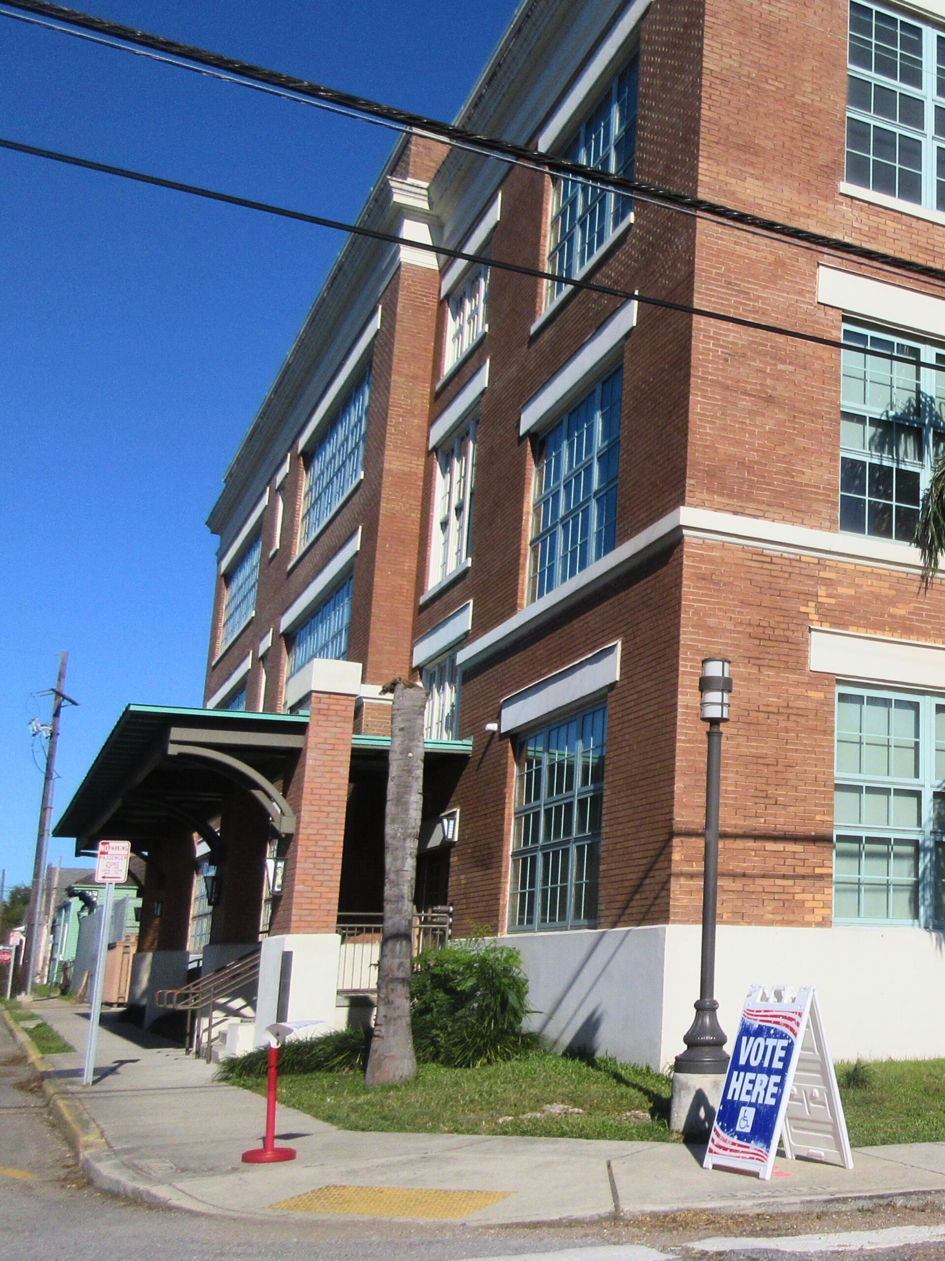 Participants in VPI's E2E program take a field trip to BMike Studios